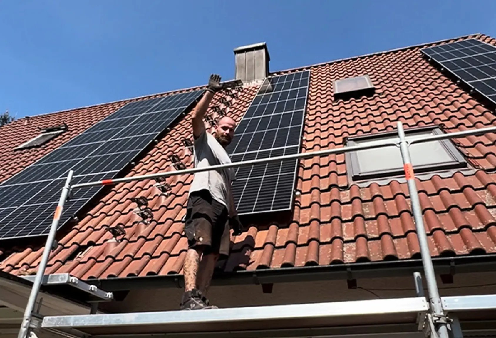 pv-arbeiten-dachdecken-team